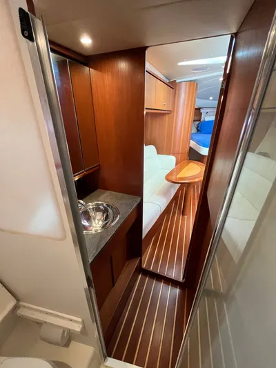 2009 Tiara 3500 Sovran Yacht Photos Pics 