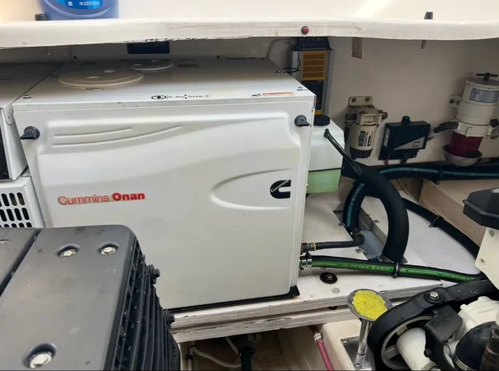 2009 Tiara 3500 Sovran Yacht Photos Pics 