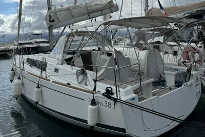 Beneteau Oceanis 38.1