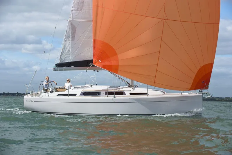  Yacht Photos Pics Manufacturer Provided Image: Hanse 345 Side View