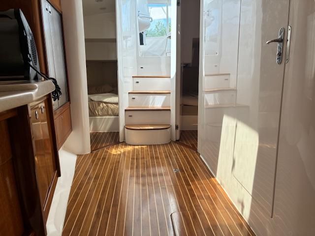 2009 Intrepid 47 