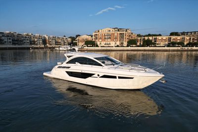 Cruisers Yachts 50 Cantius