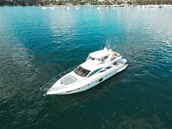 Azimut 62 Evolution Yacht Photos Pics 2007 Azimut 62 Evolution yacht cruising on calm blue waters.