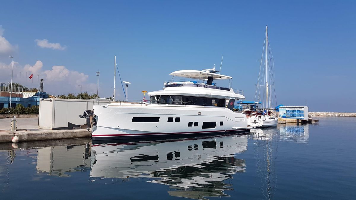 2018 Sirena 68 