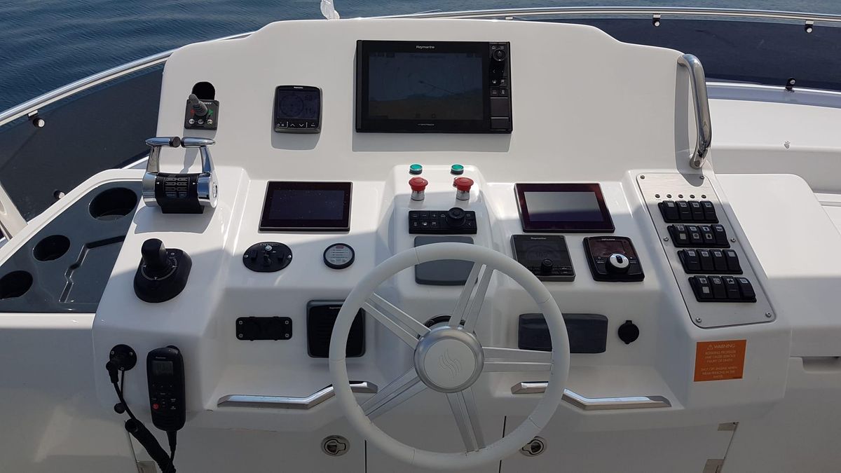 2018 Sirena 68 