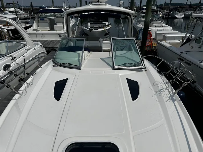  Yacht Photos Pics 9 windshield