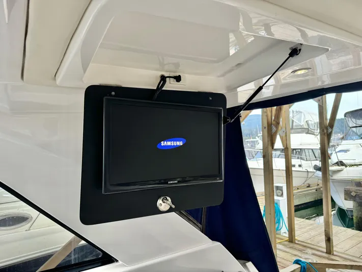 Clintessa Yacht Photos Pics 