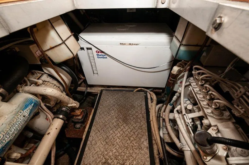 Graham's Enterprise Yacht Photos Pics 2002 Carver 444 CPMY- Graham's Enterprise