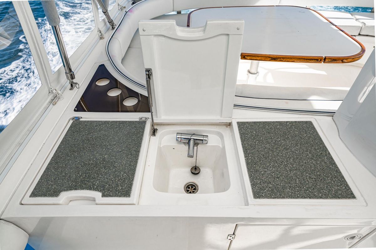 2002 Fairline 58 