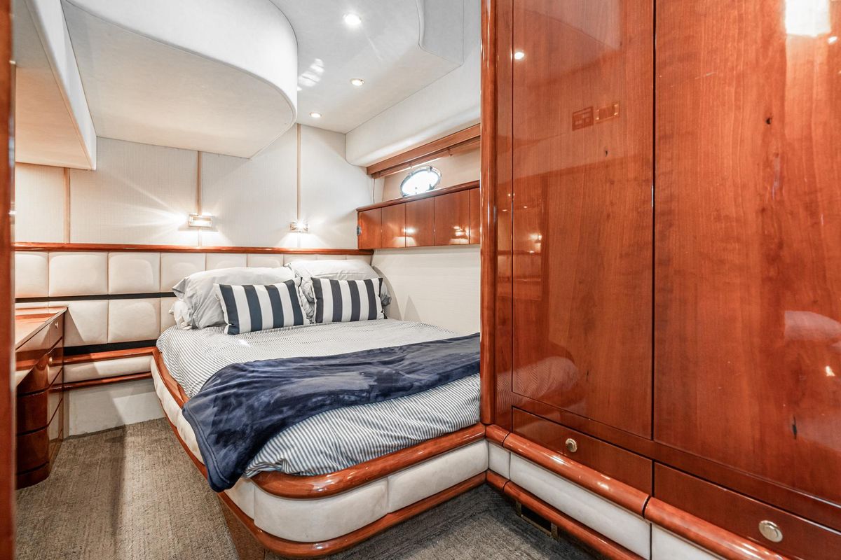 2002 Fairline 58 