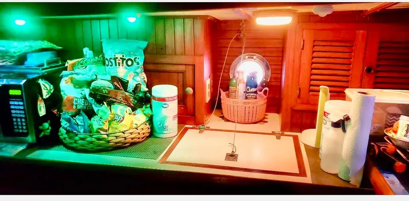 Holleyday Yacht Photos Pics 