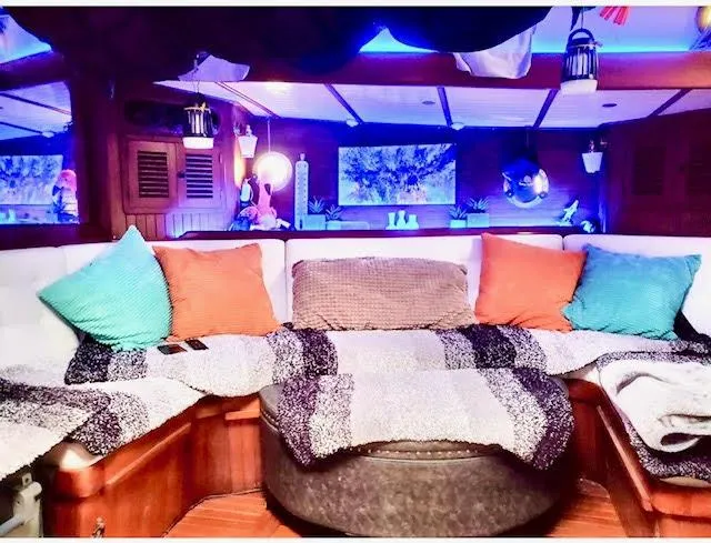 Holleyday Yacht Photos Pics 