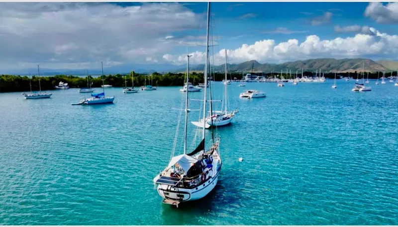 Holleyday Yacht Photos Pics 