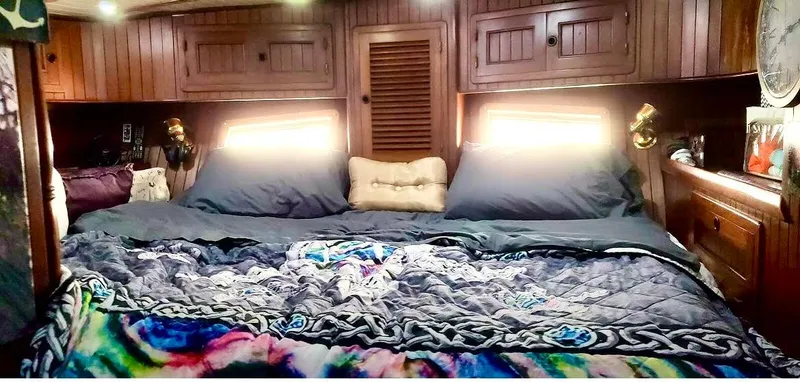 Holleyday Yacht Photos Pics 