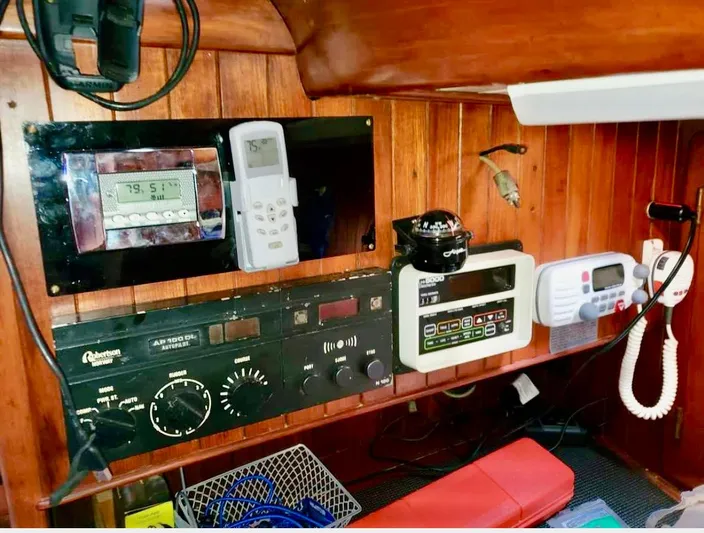 Holleyday Yacht Photos Pics 