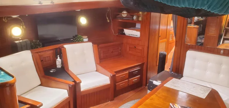 Holleyday Yacht Photos Pics 