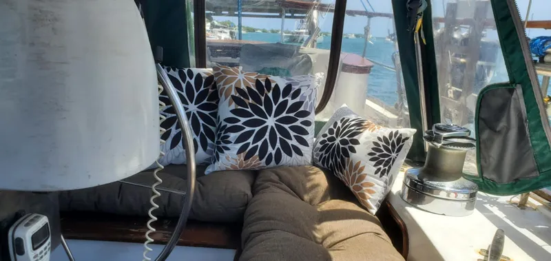 Holleyday Yacht Photos Pics 