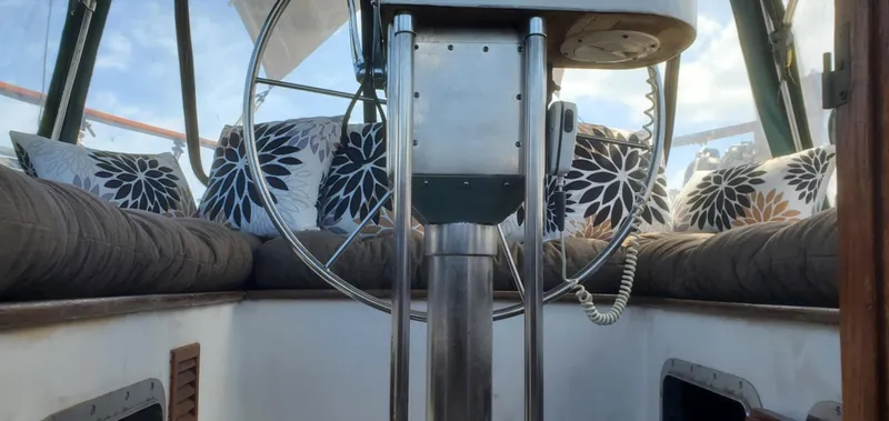 Holleyday Yacht Photos Pics 