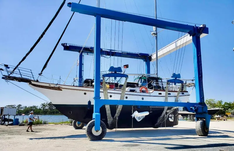 Holleyday Yacht Photos Pics 