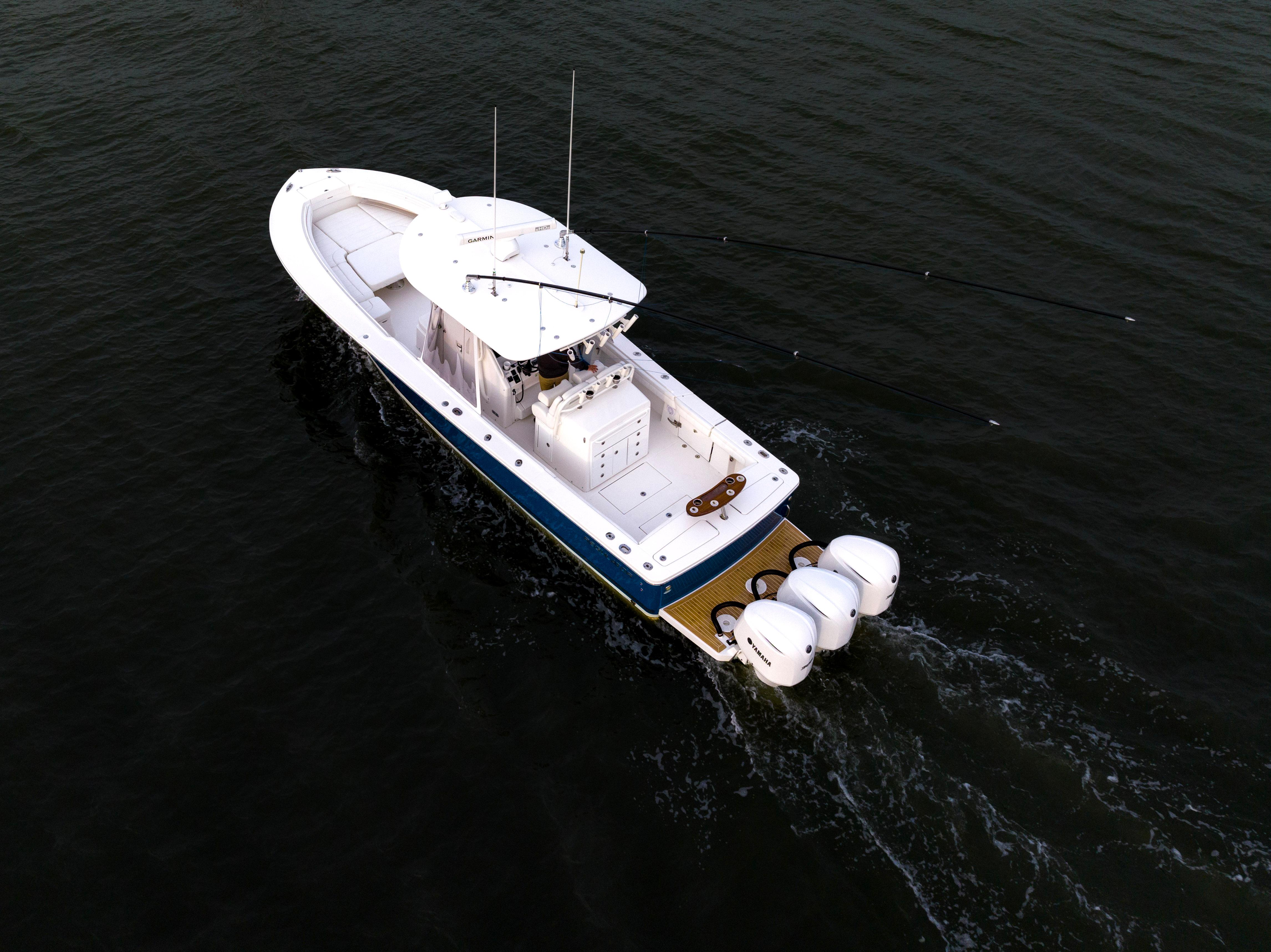 2018 Regulator 34 Ss Centre Console for sale YachtWorld