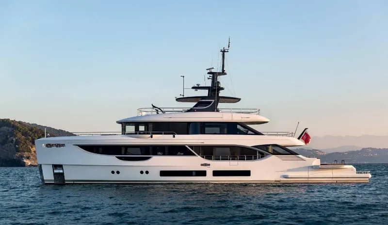  Yacht Photos Pics Benetti Oasis 34 - D Yachts