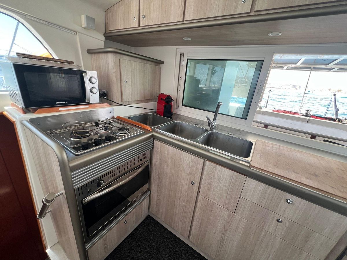 2006 Lagoon 44 