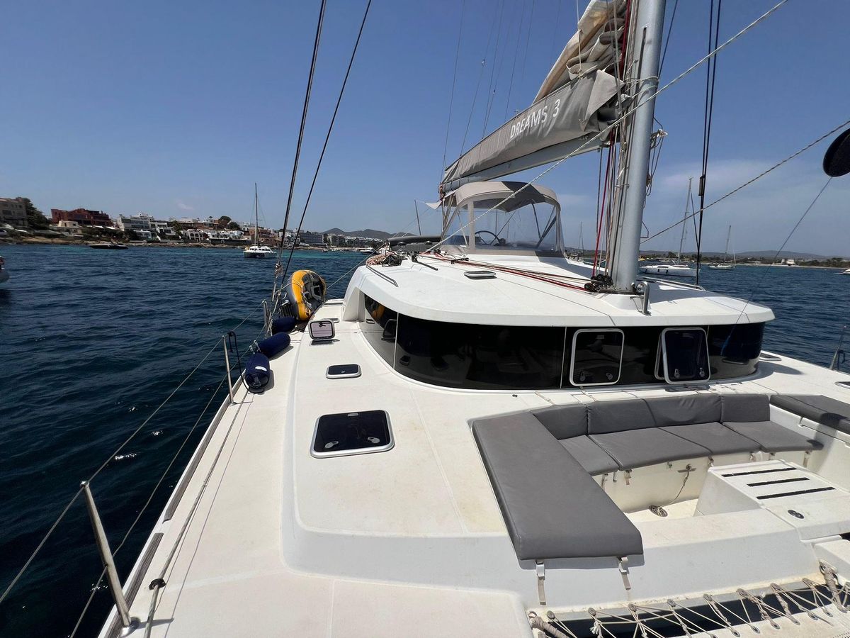 2006 Lagoon 44 