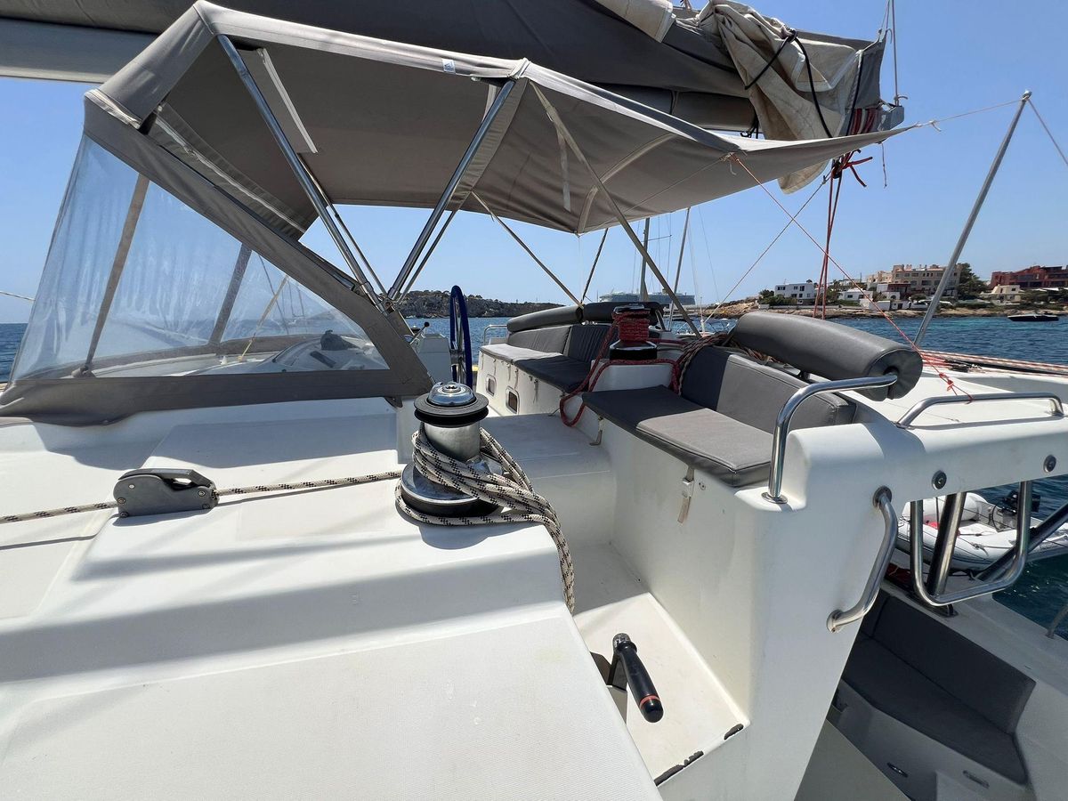 2006 Lagoon 44 