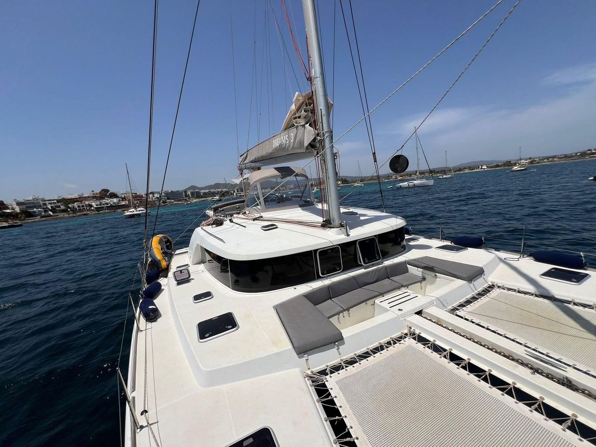 2006 Lagoon 44 