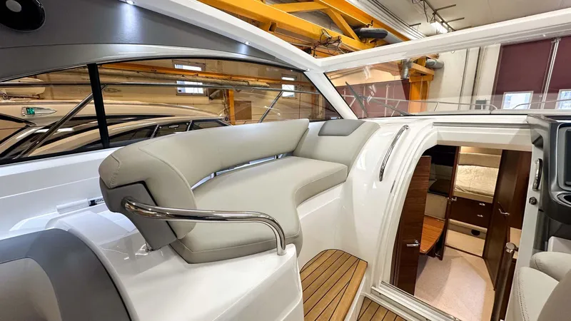 V40170 Yacht Photos Pics 