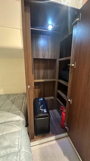 V40170 Yacht Photos Pics 