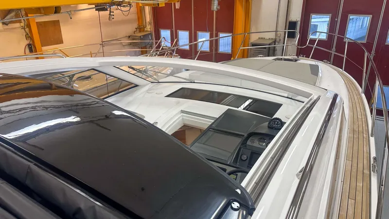 V40170 Yacht Photos Pics 