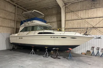 Sea Ray 340 SedanBridge