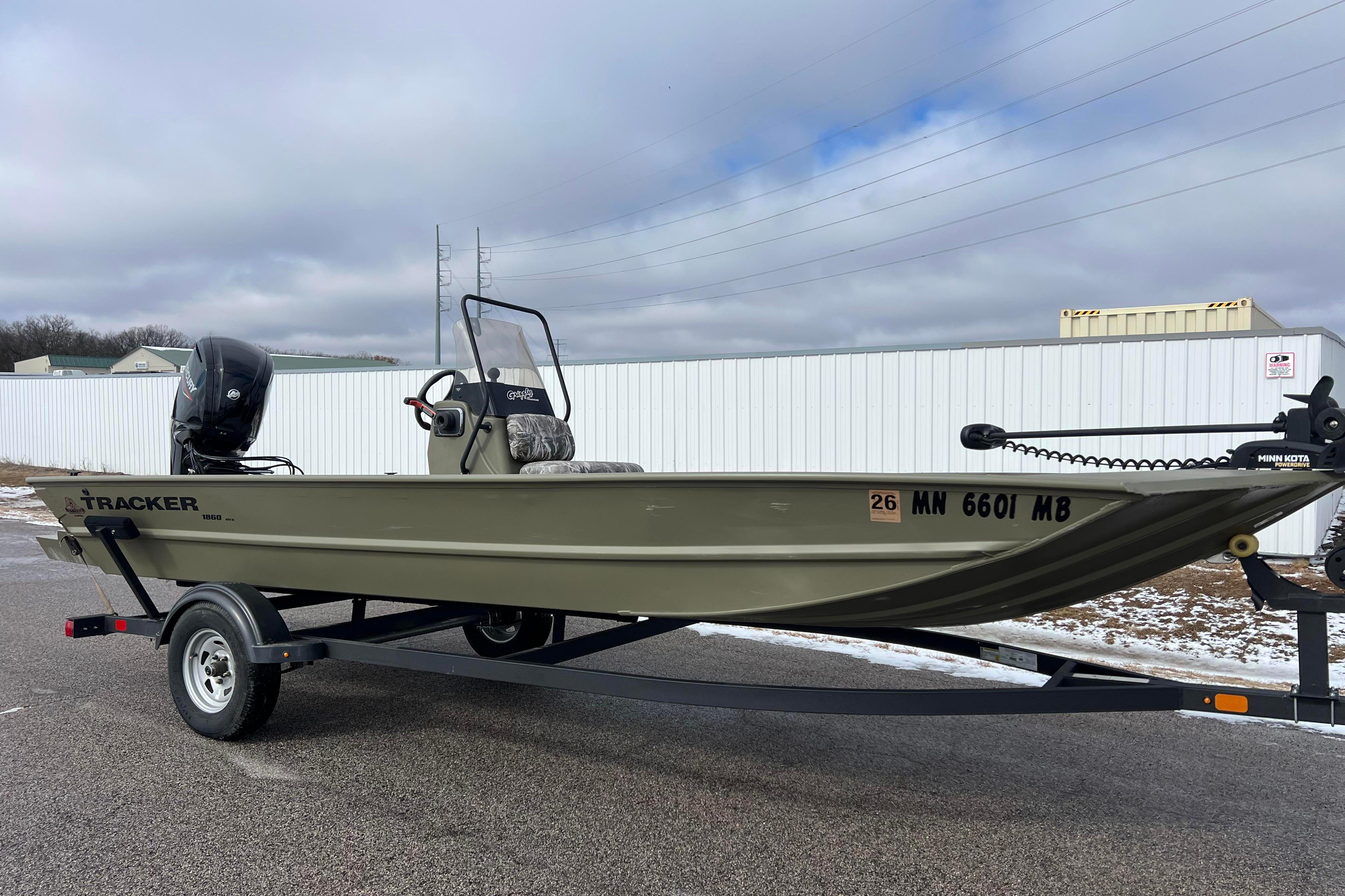 Tracker Grizzly 1860 CC