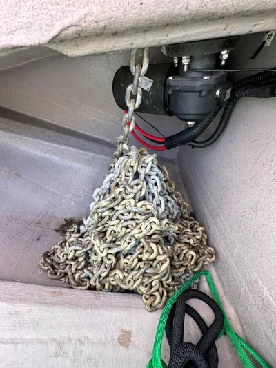 After You Yacht Photos Pics Tangled chain in a Bali 4.2 boat compartment, 2023 model.
