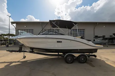 Sea Ray SPX 210