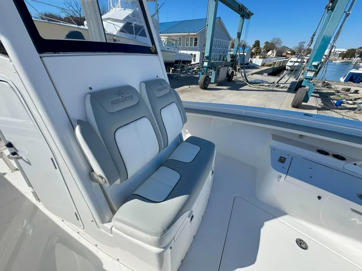 Trailer Included, Low Hrs Yacht Photos Pics 