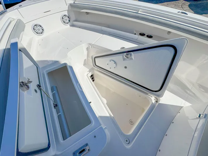 Trailer Included, Low Hrs Yacht Photos Pics 