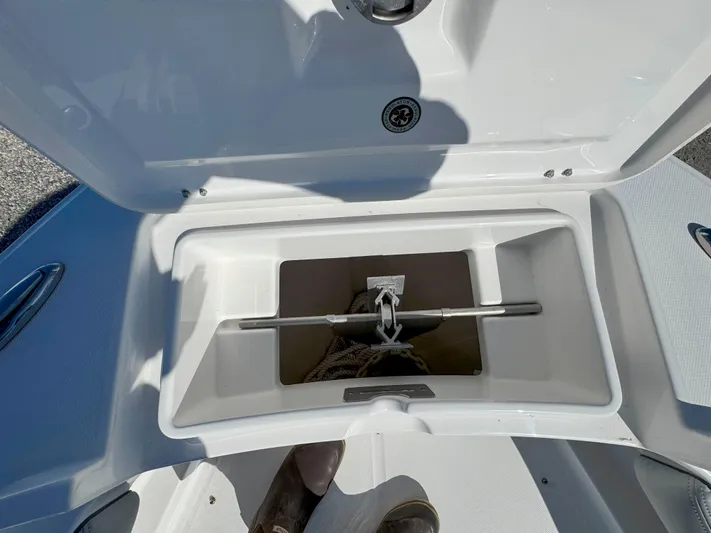 Trailer Included, Low Hrs Yacht Photos Pics 