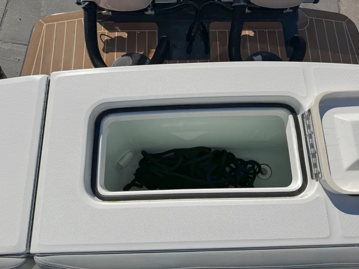 Trailer Included, Low Hrs Yacht Photos Pics 