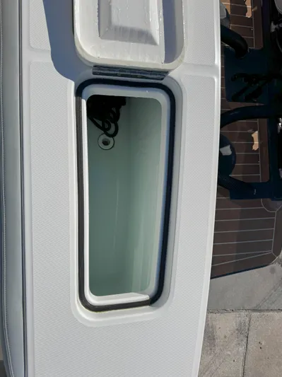 Trailer Included, Low Hrs Yacht Photos Pics 