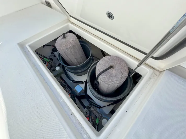 Trailer Included, Low Hrs Yacht Photos Pics 