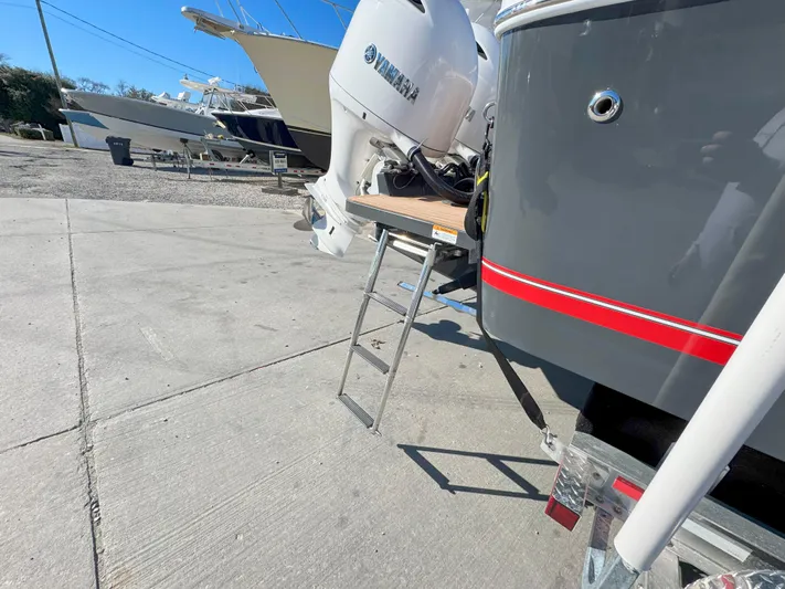 Trailer Included, Low Hrs Yacht Photos Pics 