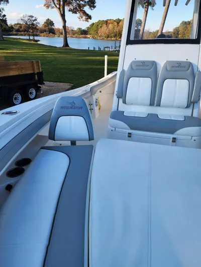 Trailer Included, Low Hrs Yacht Photos Pics 