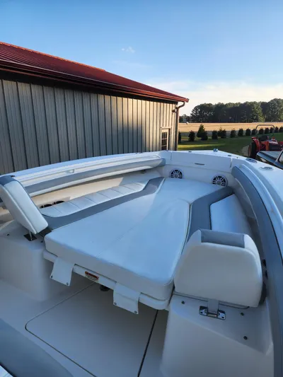 Trailer Included, Low Hrs Yacht Photos Pics 