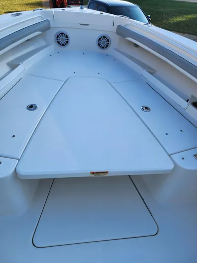 Trailer Included, Low Hrs Yacht Photos Pics 