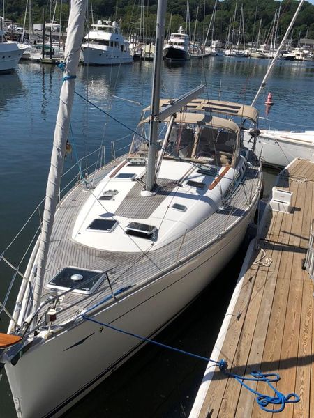 2004 Jeanneau 49