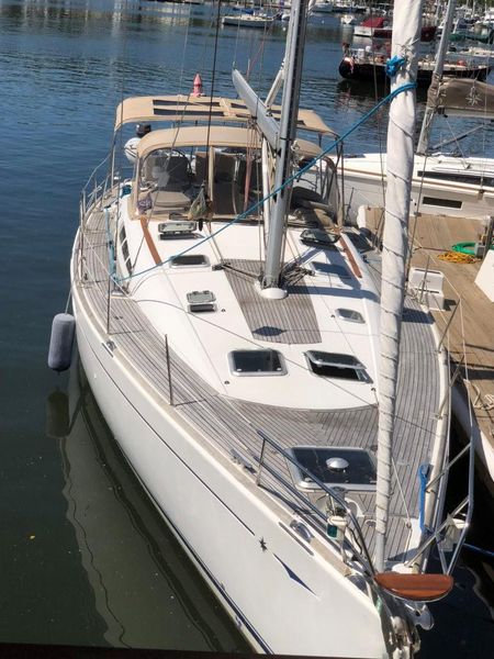 2004 Jeanneau 49