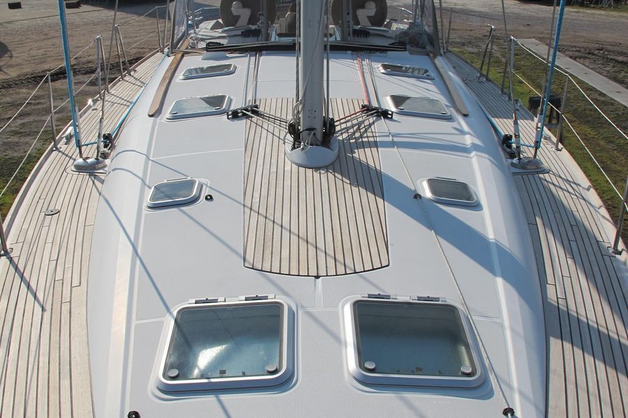 2004 Jeanneau 49