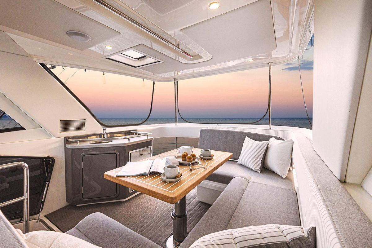 2023 Riviera 50 